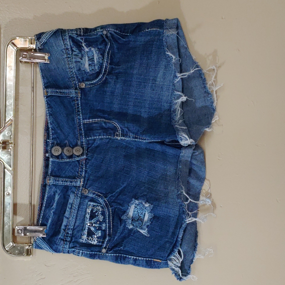 Amethyst Jeans Distressed Jean Shorts NWOT Junior's 1